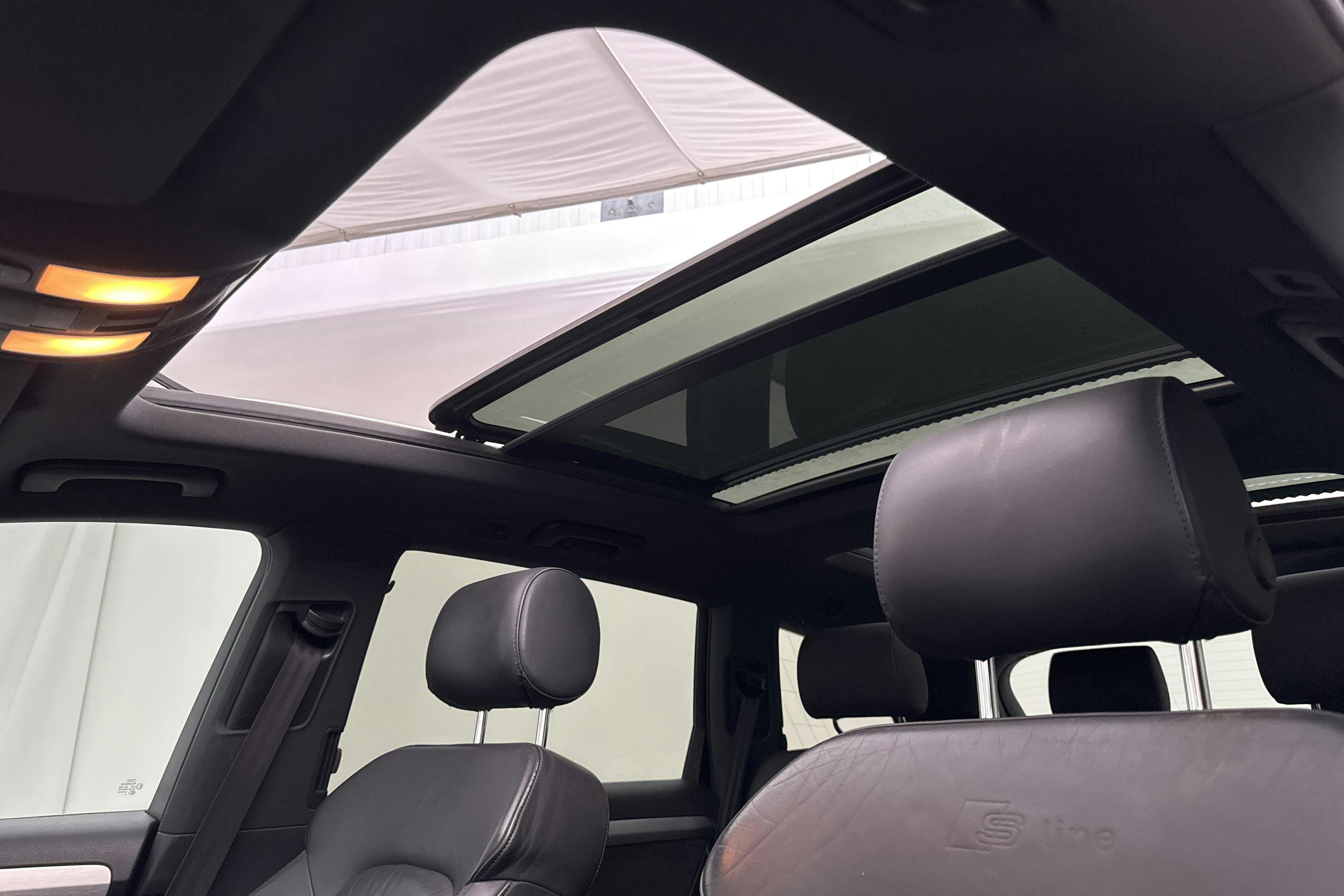Vehicle Image 16