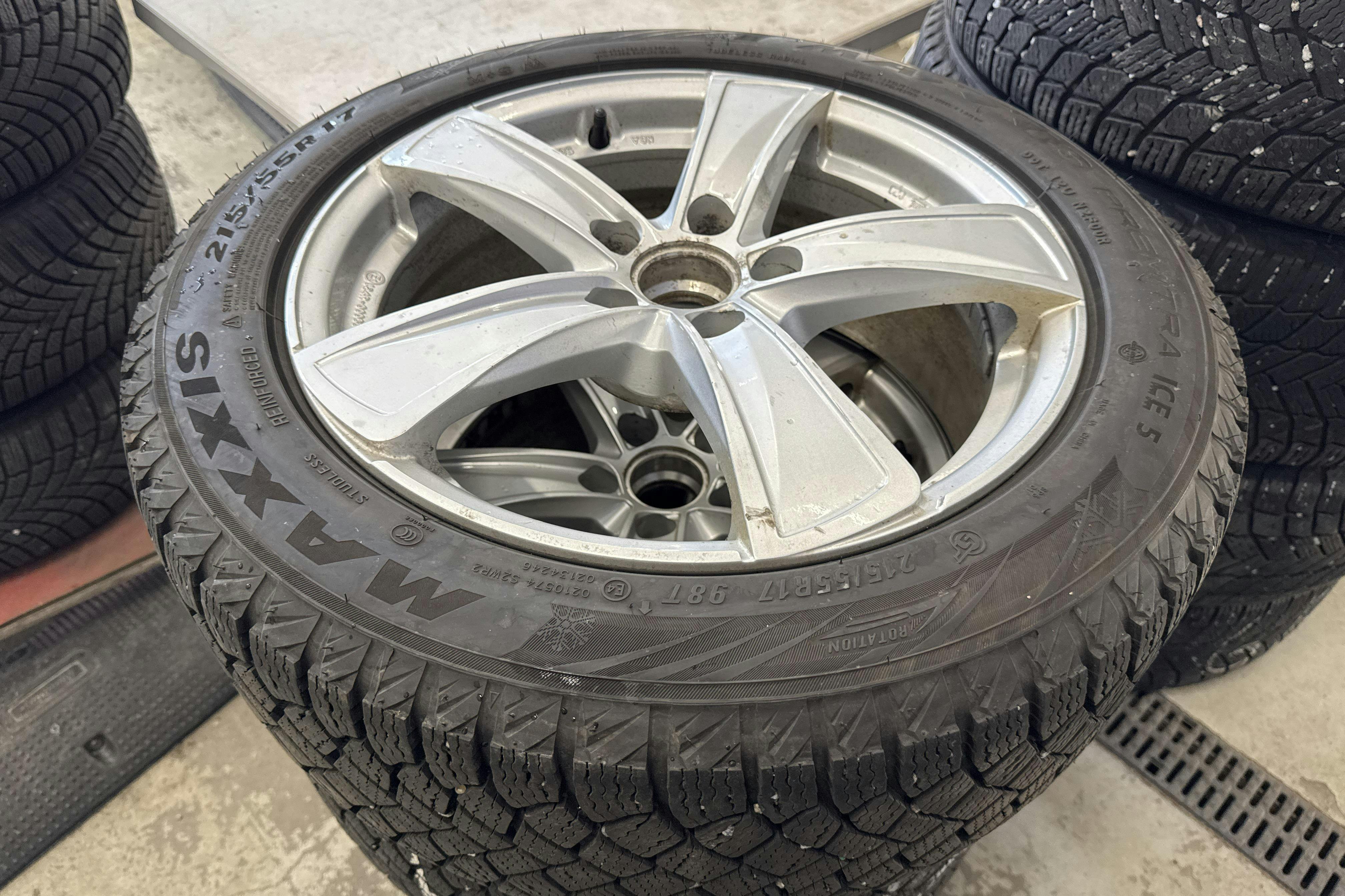 Vehicle Image 21