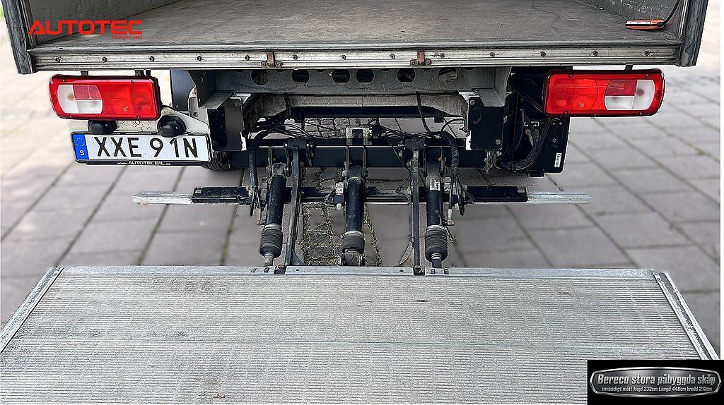 Vehicle Image 24