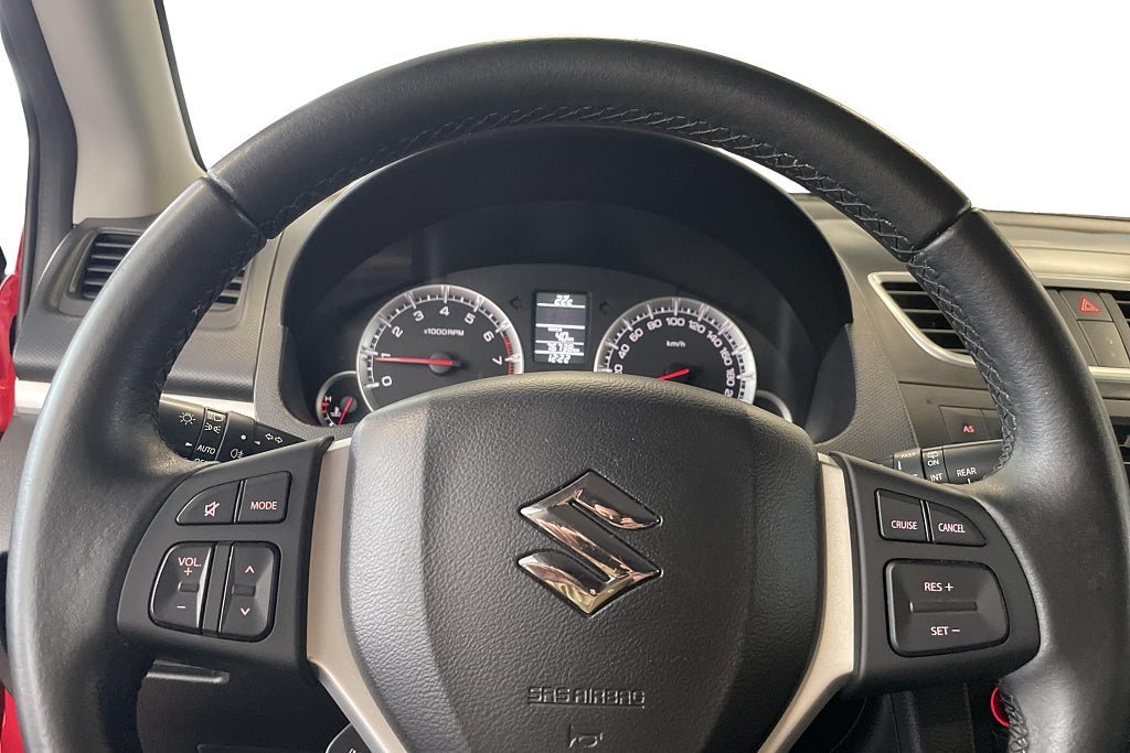 Vehicle Image 12