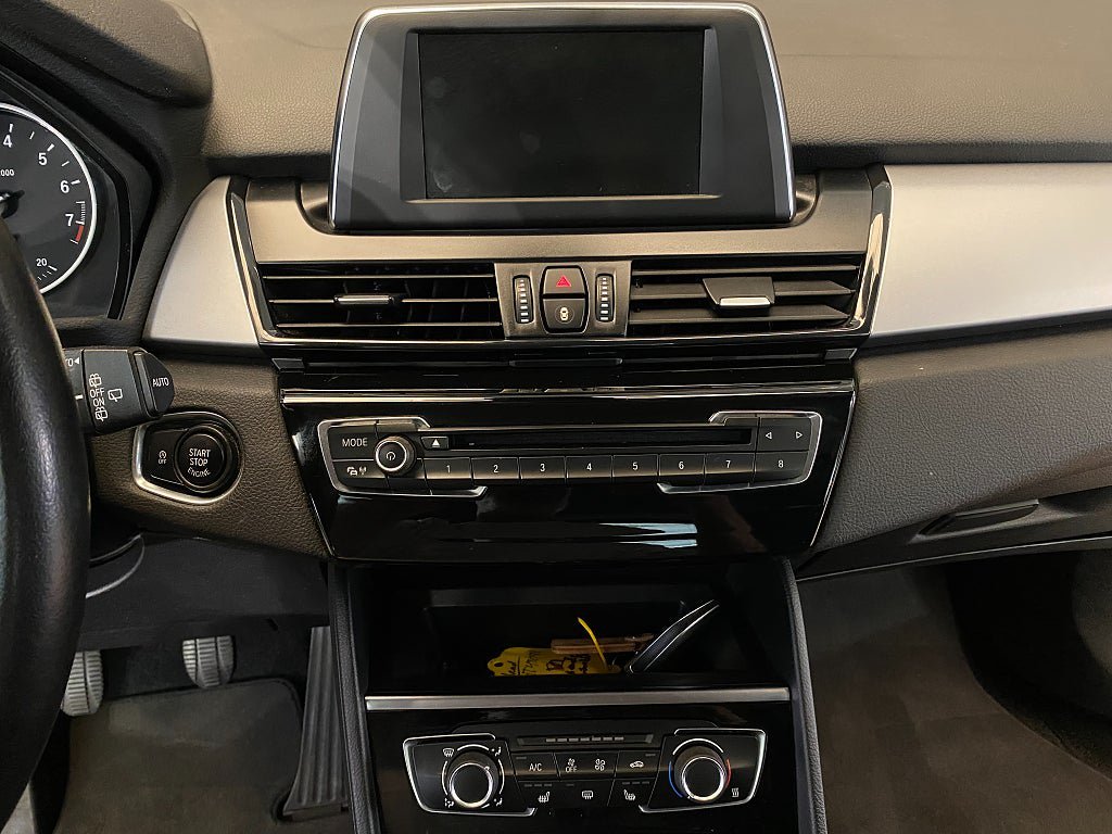 Vehicle Image 38