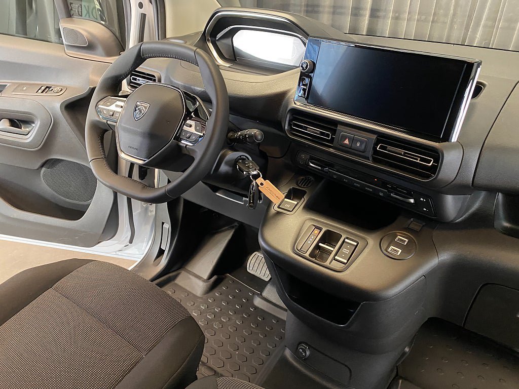 Vehicle Image 36