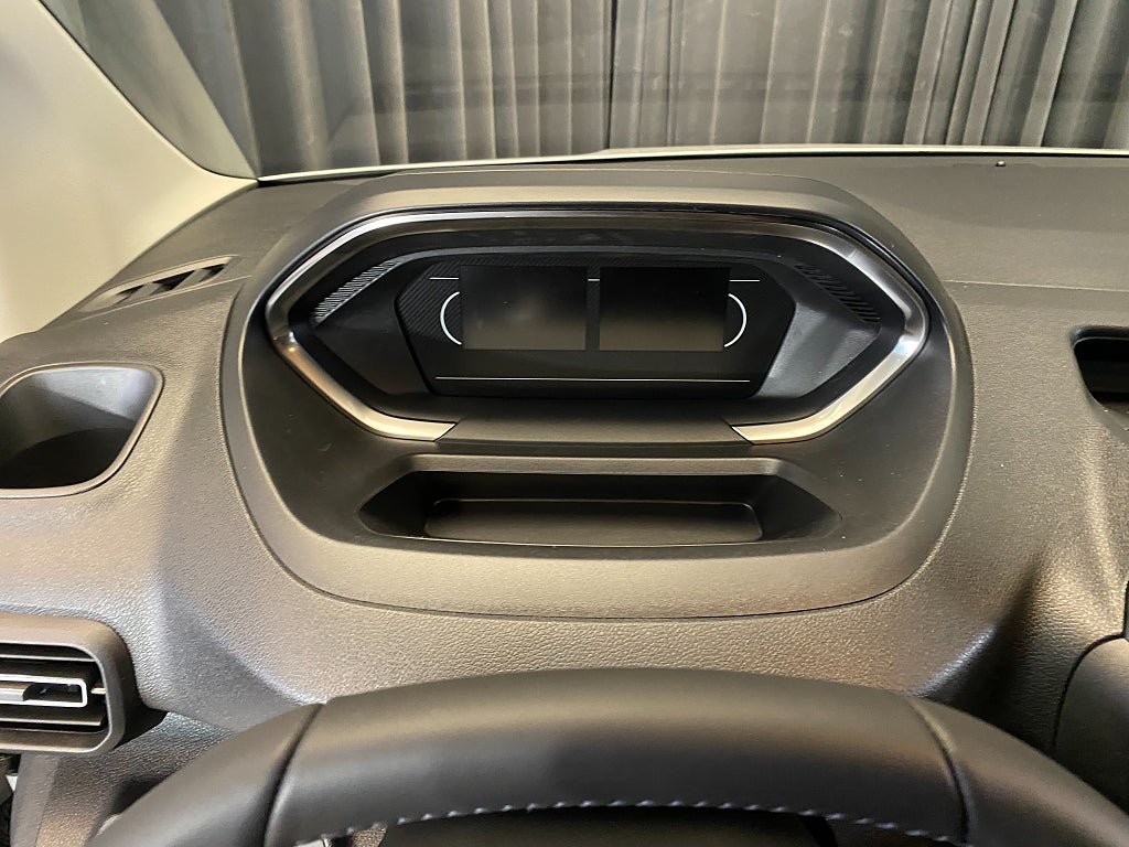 Vehicle Image 38