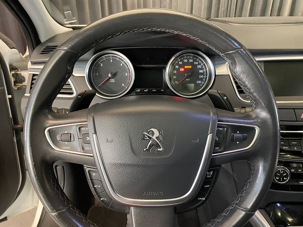 Vehicle Image 32