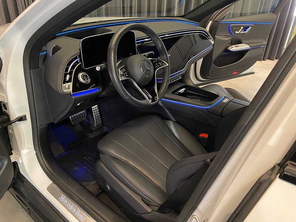 Vehicle Image 52