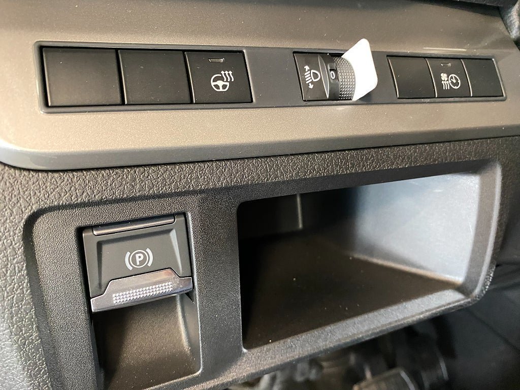Vehicle Image 26