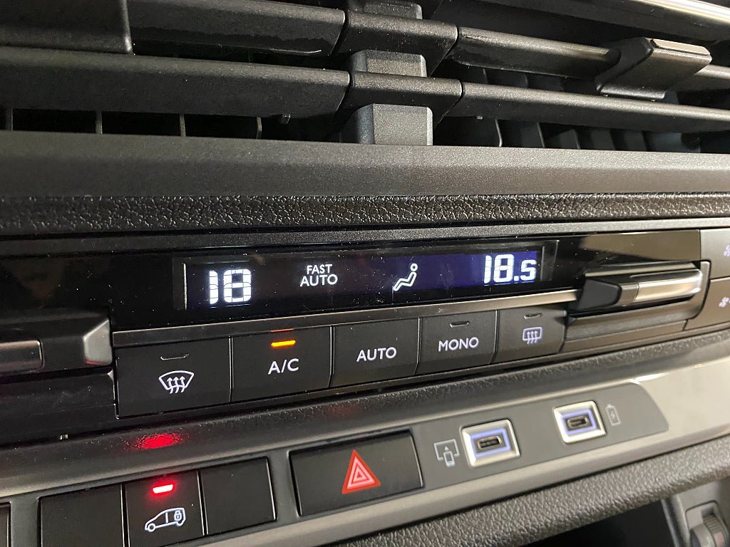 Vehicle Image 40