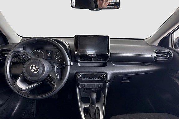 Vehicle Image 10