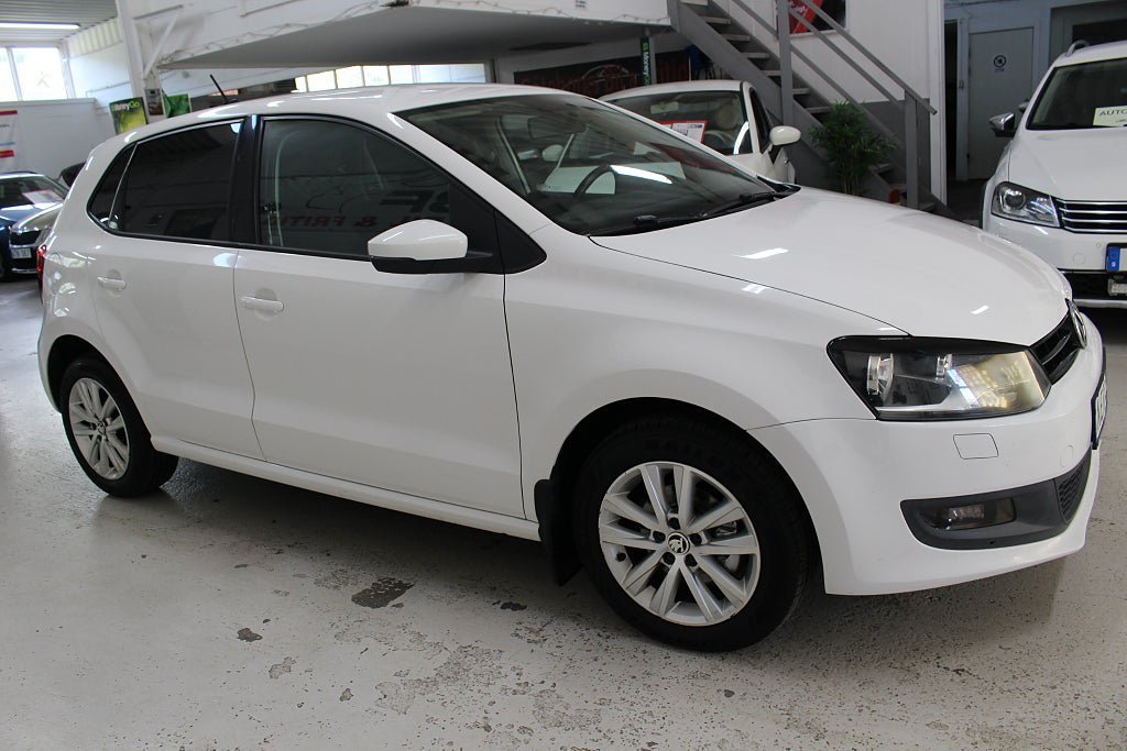 Vehicle Image 16