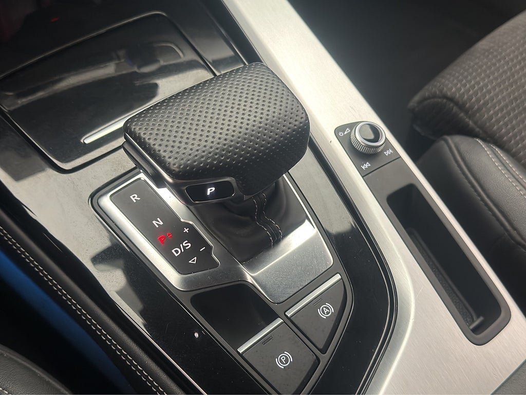 Vehicle Image 22