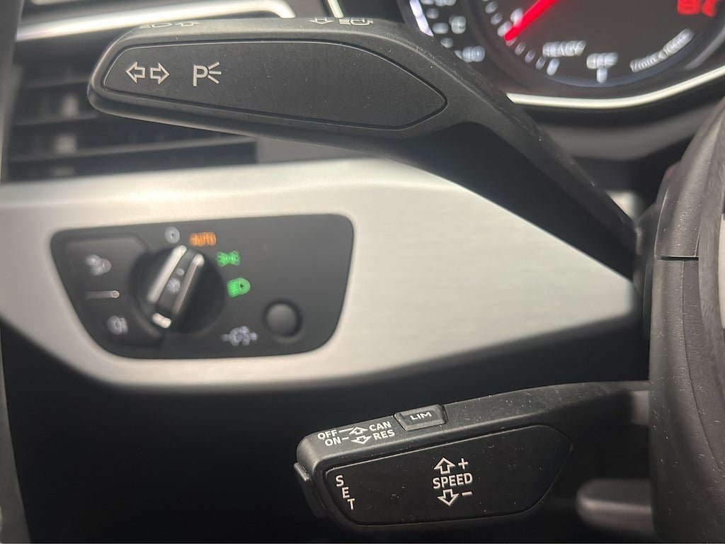 Vehicle Image 24