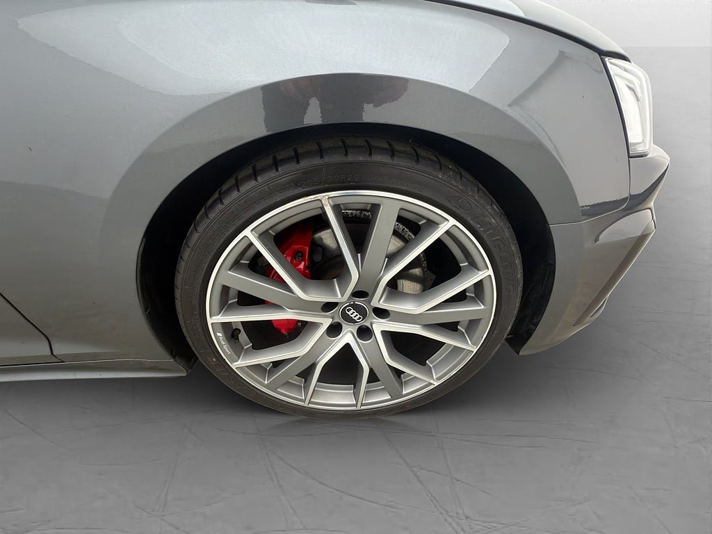 Vehicle Image 32
