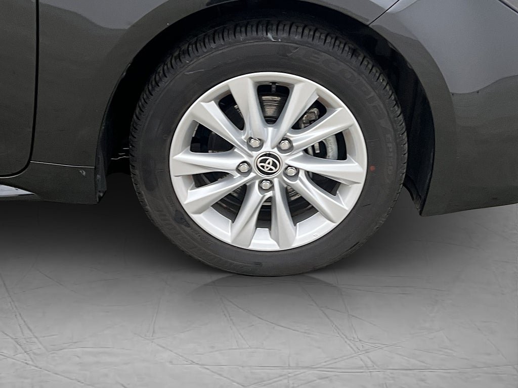 Vehicle Image 30