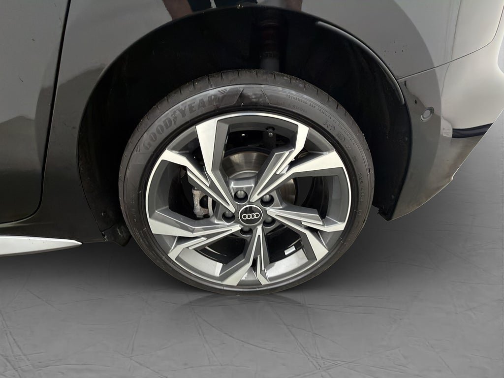Vehicle Image 31
