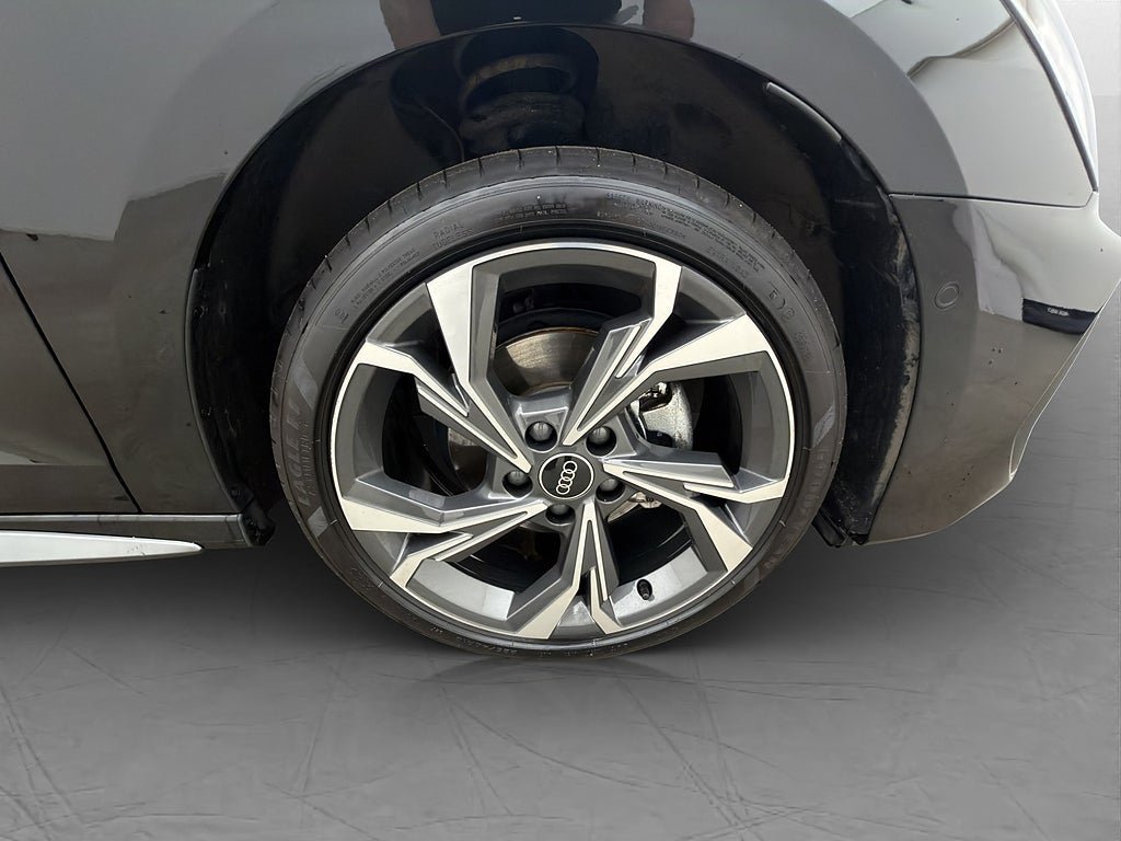 Vehicle Image 33
