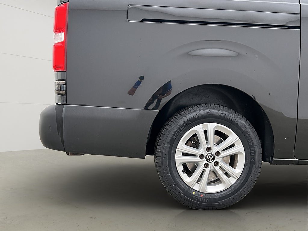 Vehicle Image 30
