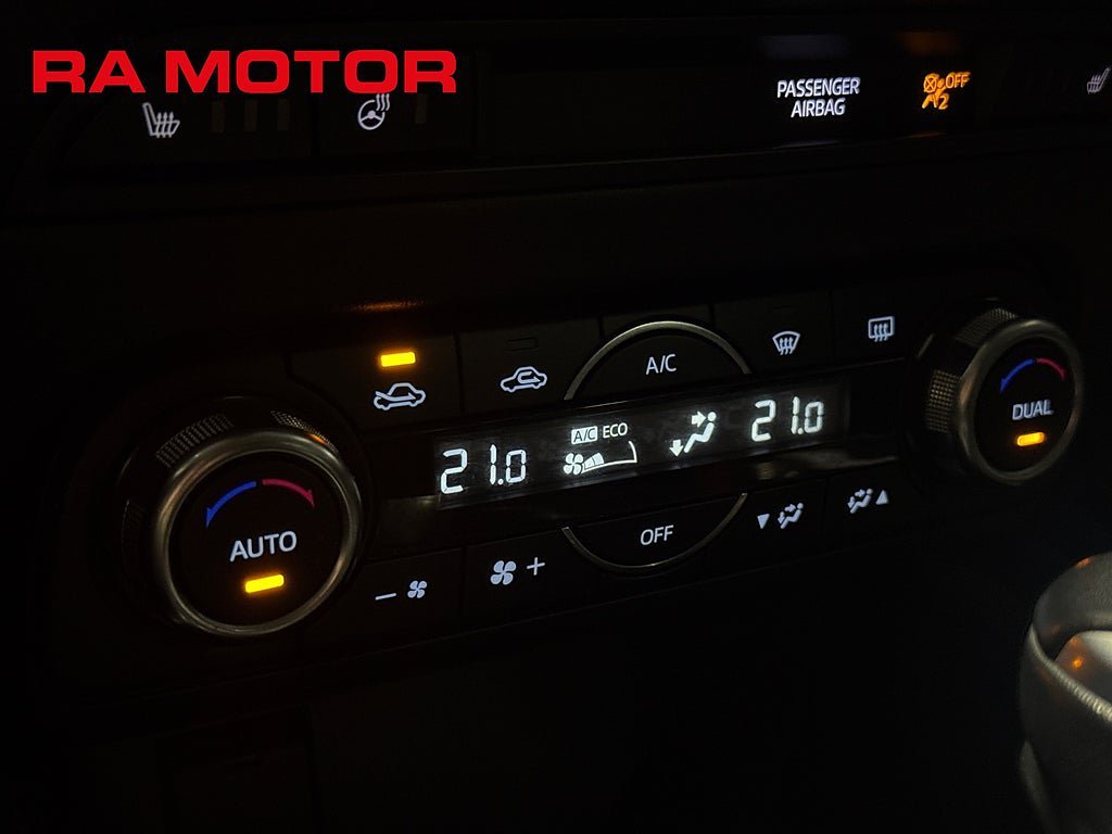 Vehicle Image 23
