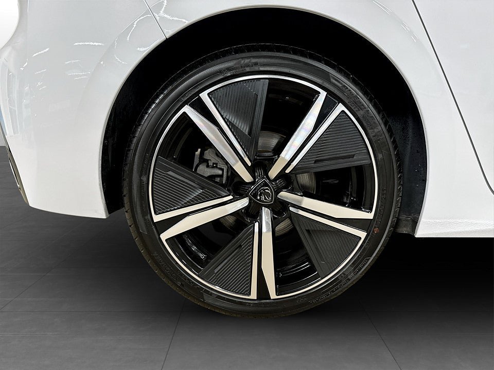 Vehicle Image 19