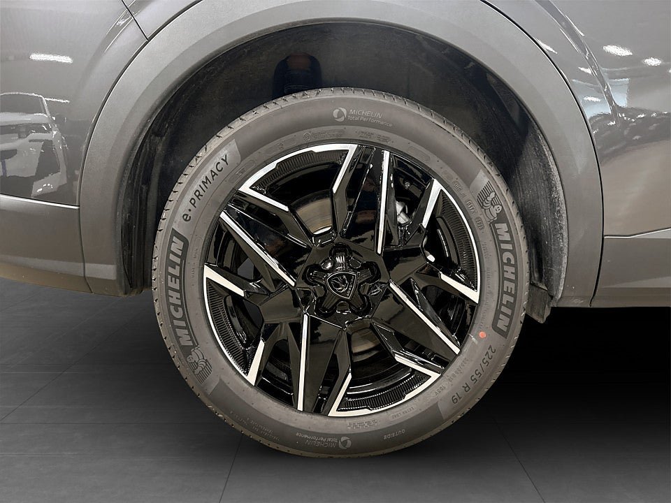 Vehicle Image 19