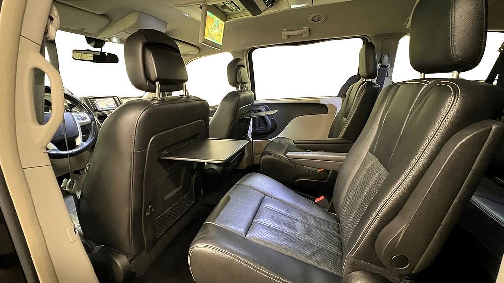 Vehicle Image 13