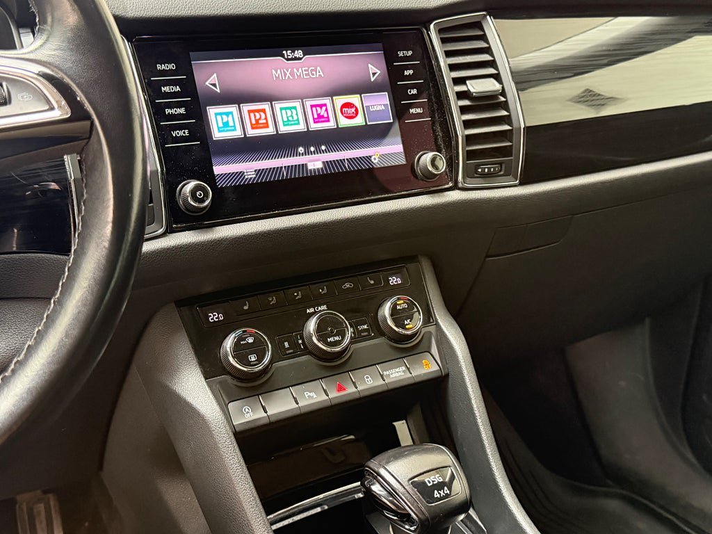 Vehicle Image 12