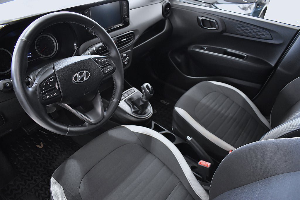 Vehicle Image 7