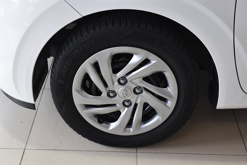 Vehicle Image 19