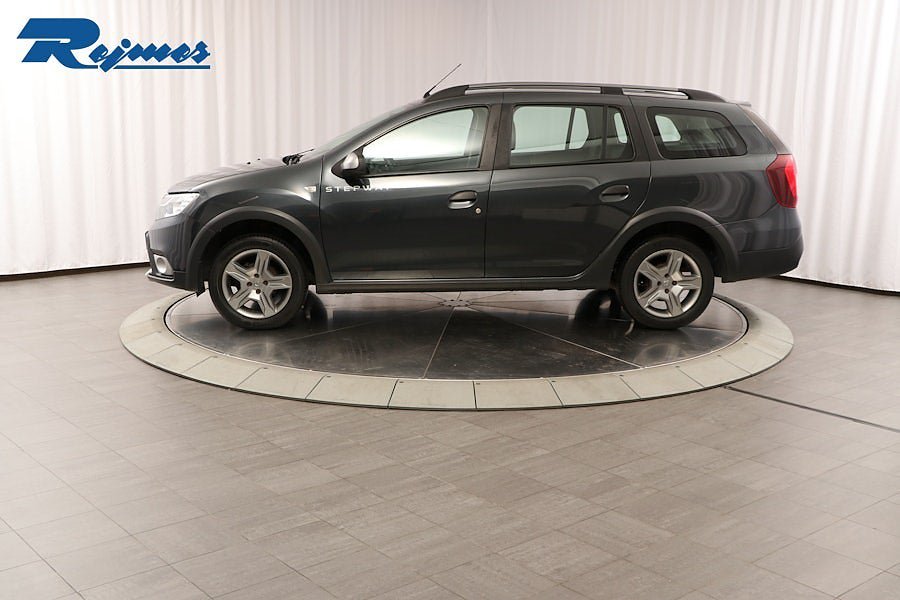 Vehicle Image 8