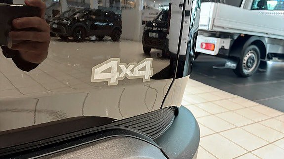 Vehicle Image 23