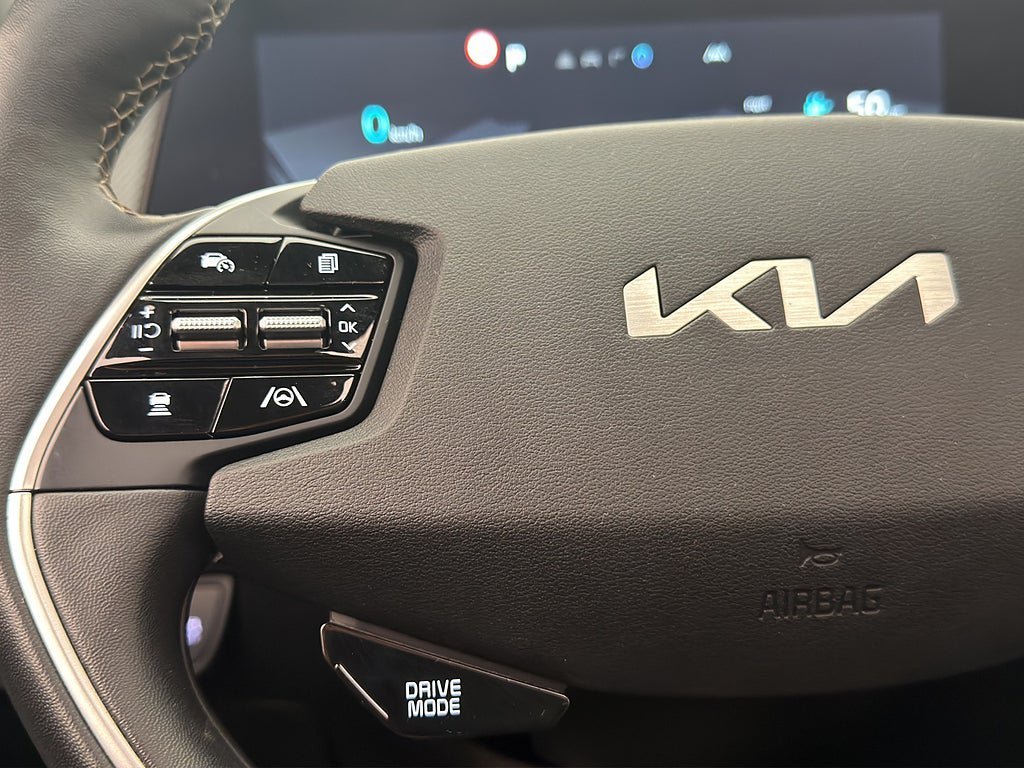 Vehicle Image 28