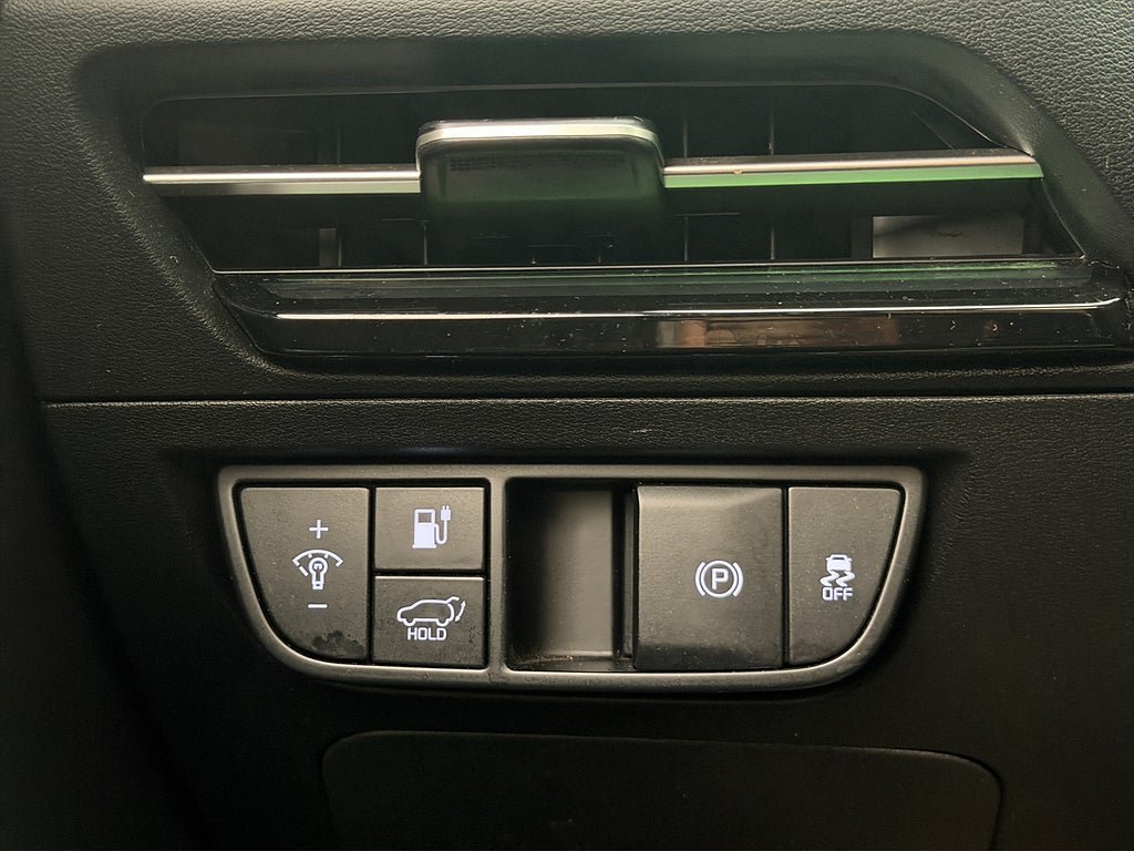 Vehicle Image 32
