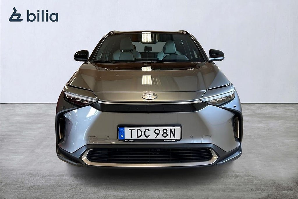 Vehicle Image 6