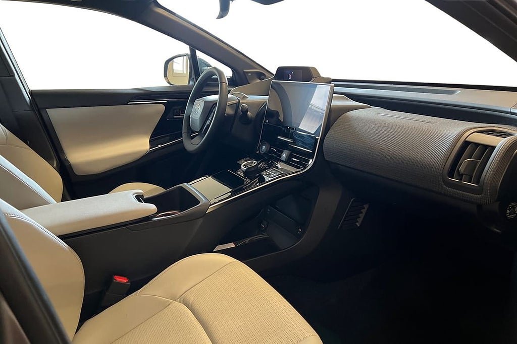 Vehicle Image 7