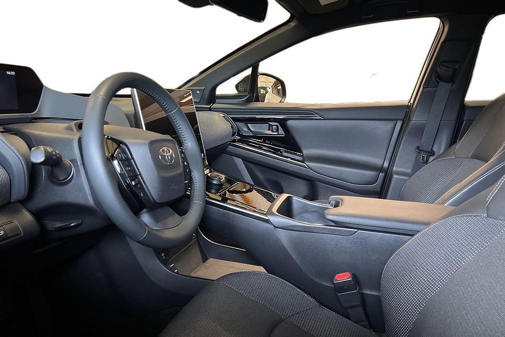 Vehicle Image 14