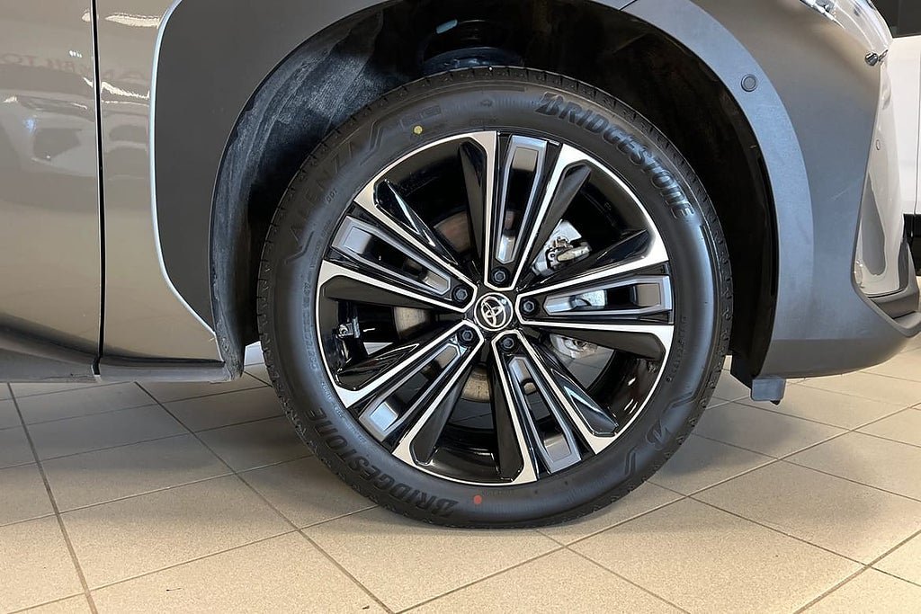 Vehicle Image 17