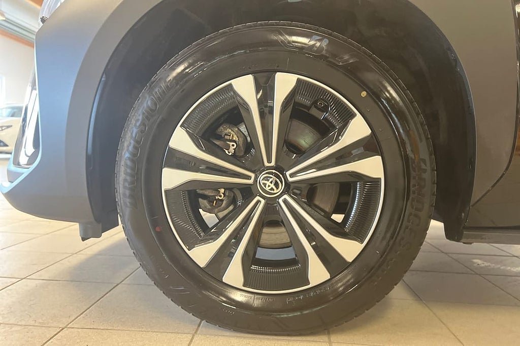 Vehicle Image 17
