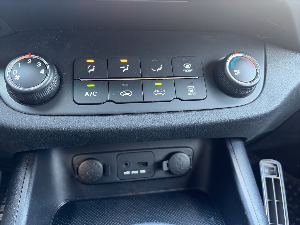 Vehicle Image 18
