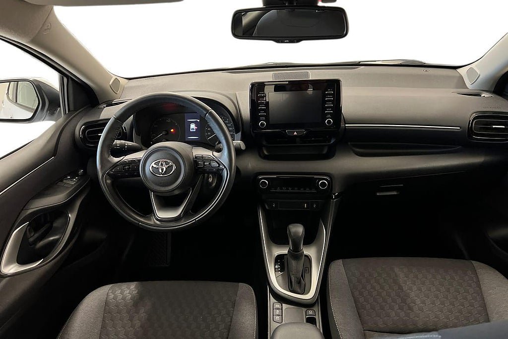 Vehicle Image 8