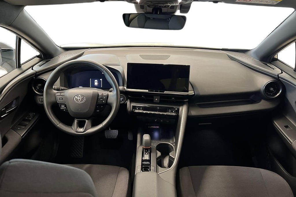 Vehicle Image 8