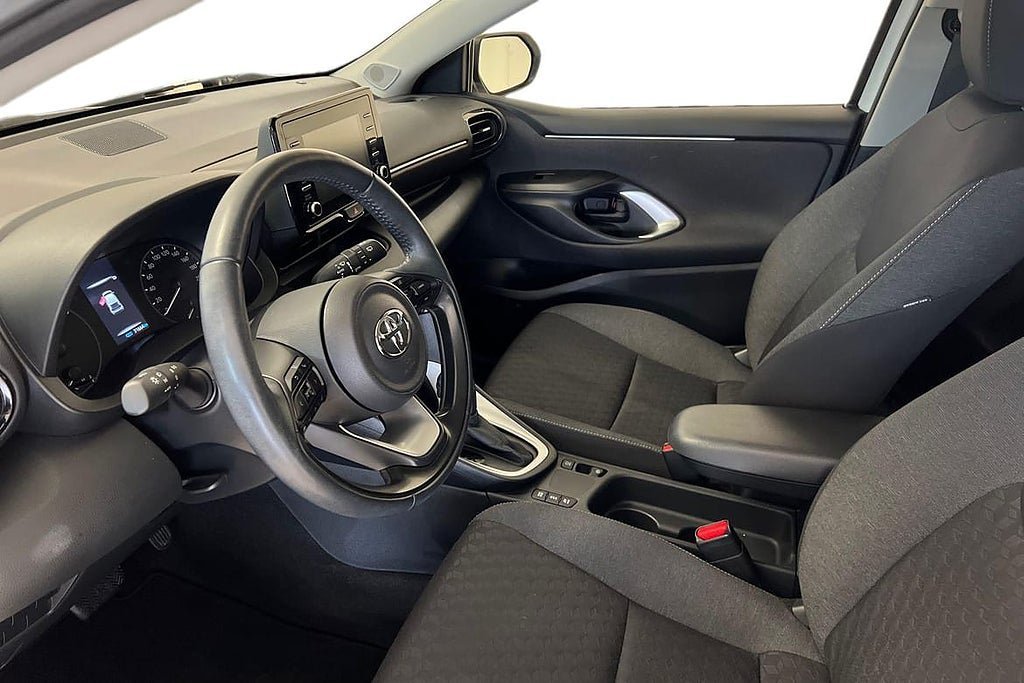 Vehicle Image 12