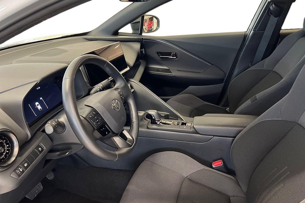 Vehicle Image 12