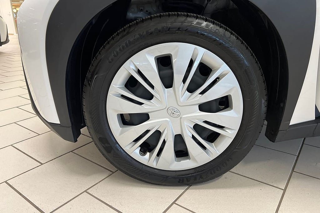 Vehicle Image 15