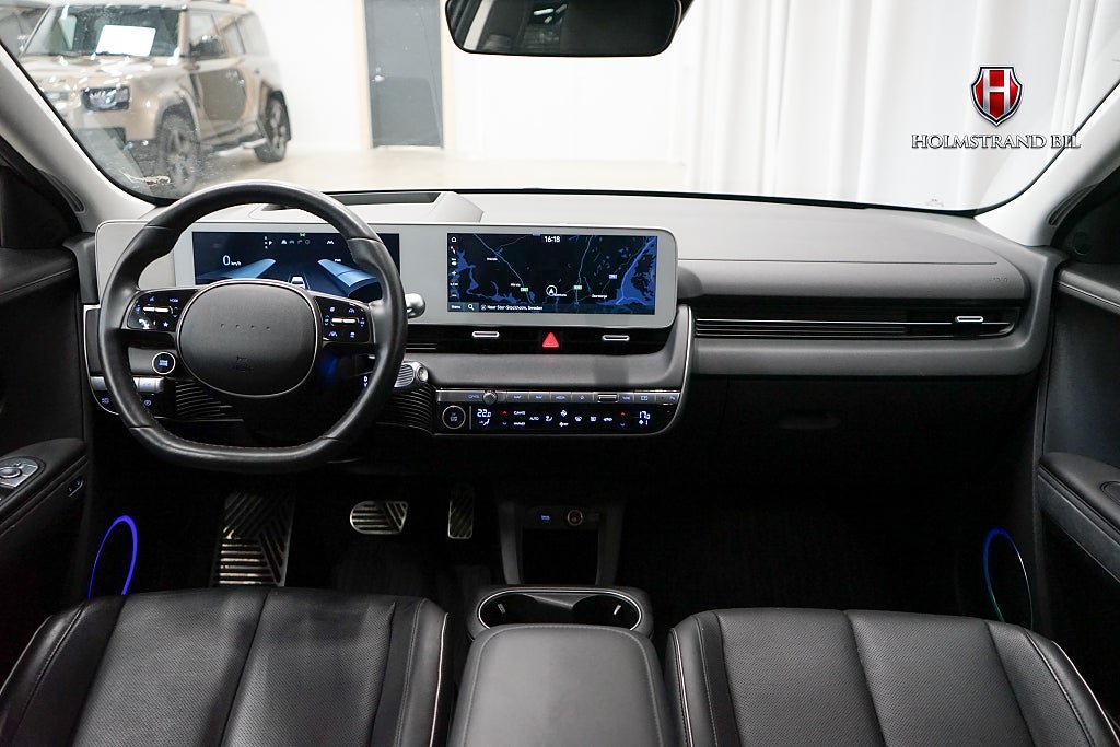 Vehicle Image 15