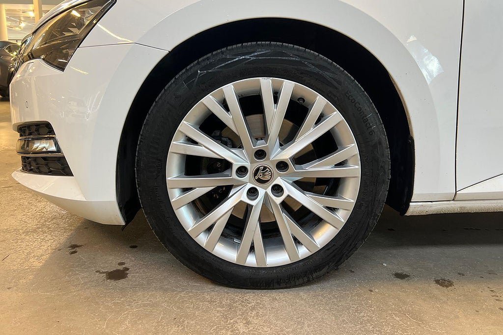 Vehicle Image 24
