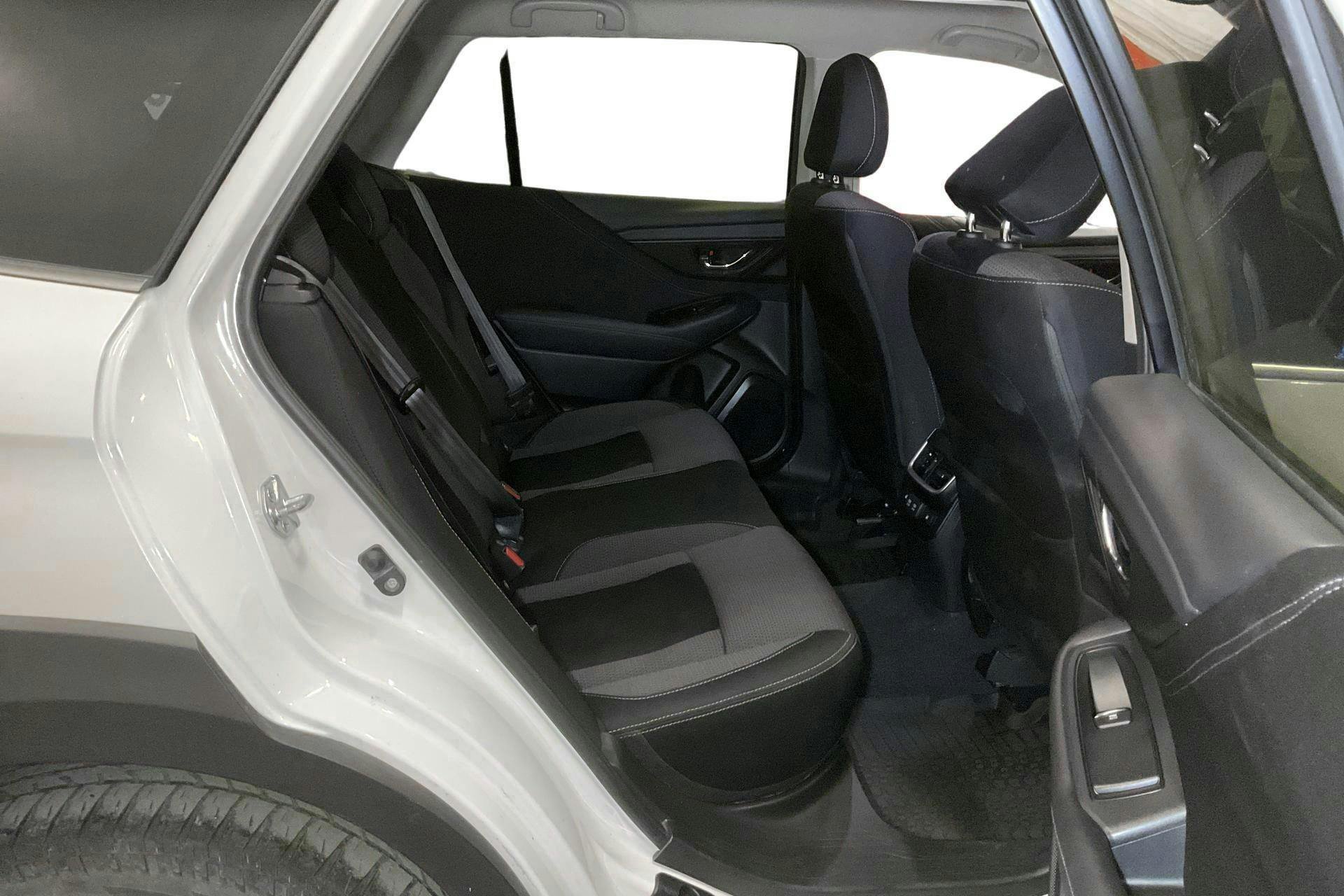 Vehicle Image 8