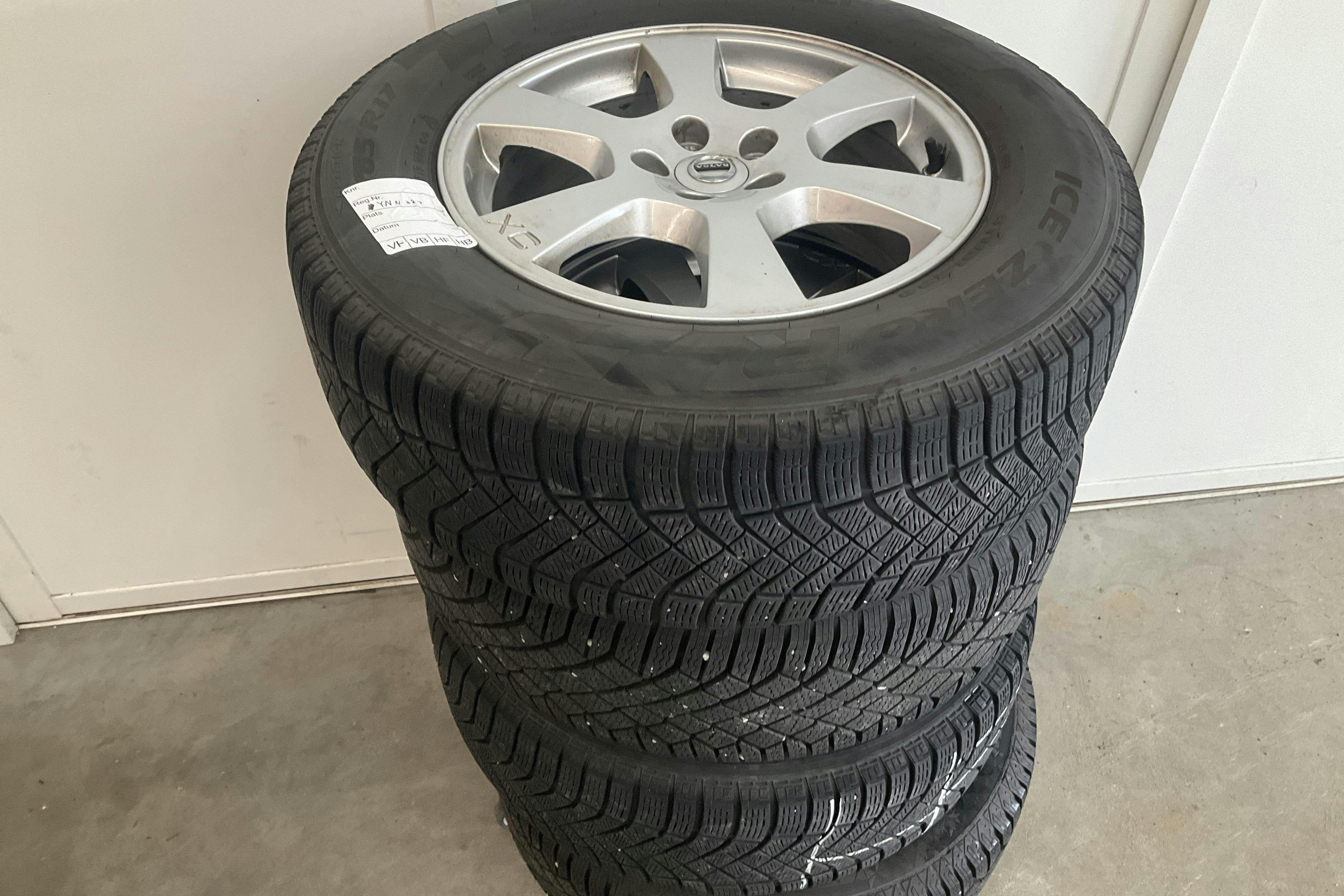 Vehicle Image 11