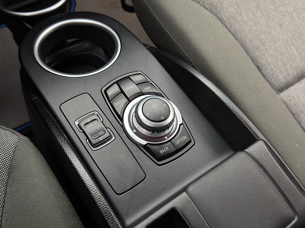 Vehicle Image 24