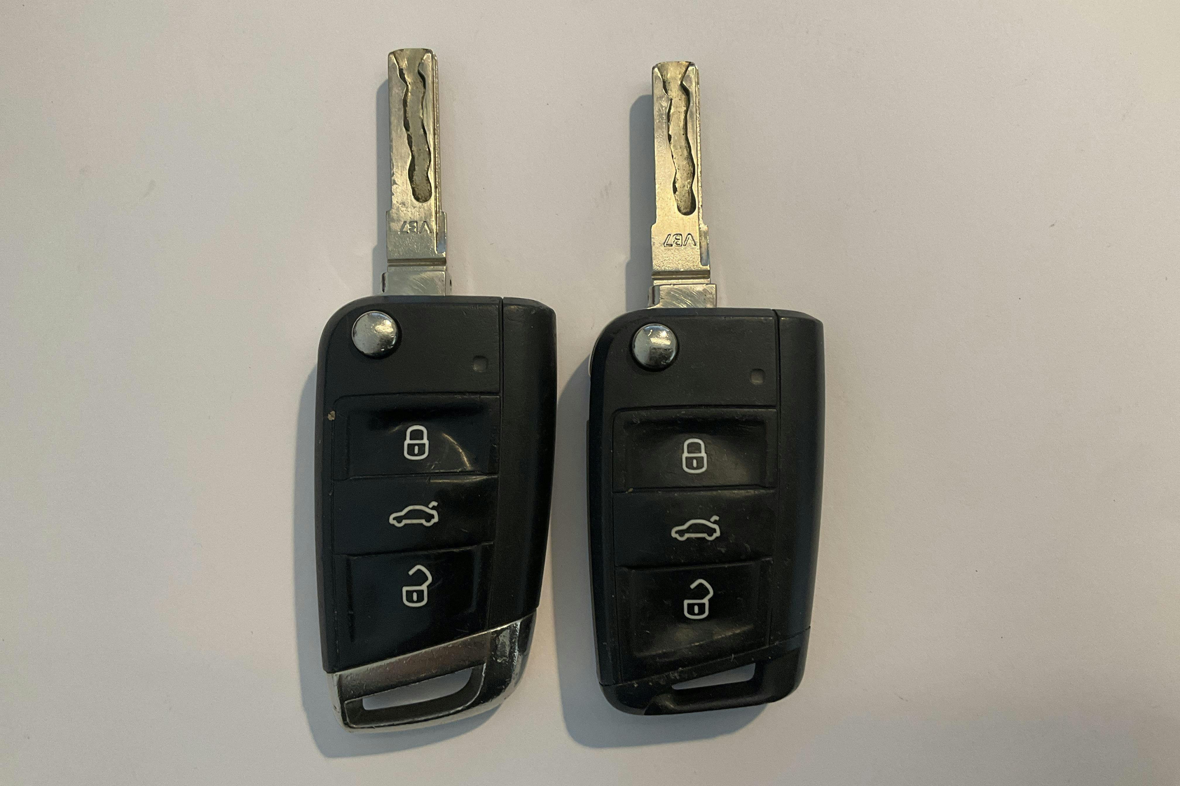 Vehicle Image 16