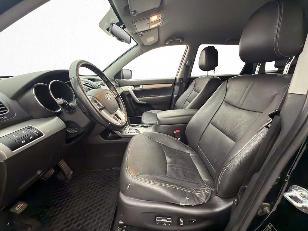 Vehicle Image 12
