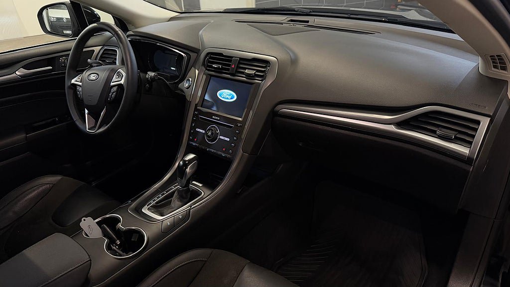 Vehicle Image 15